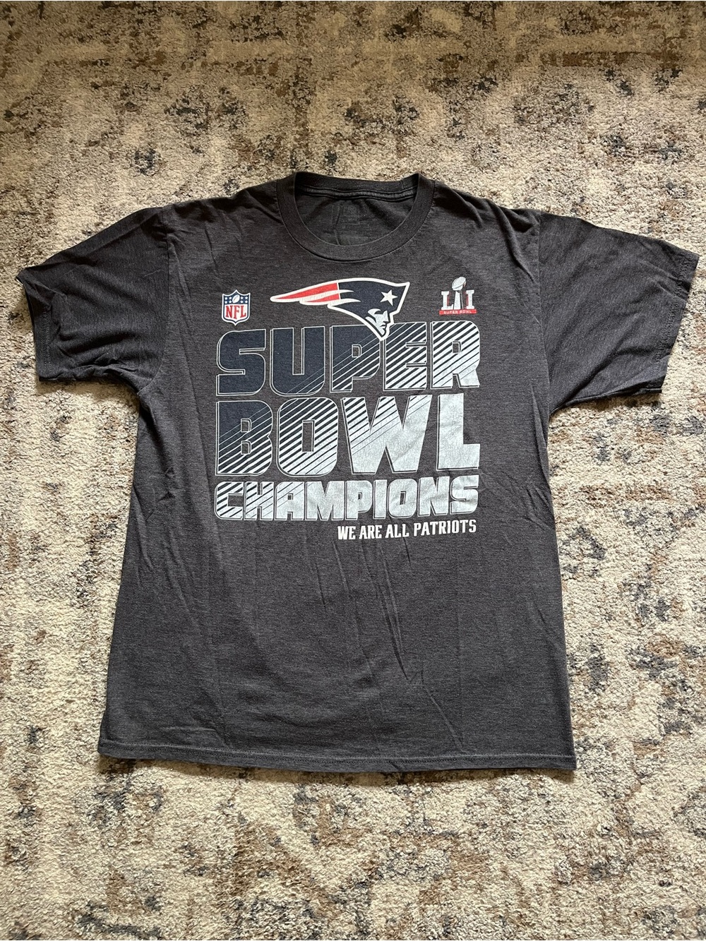 Fanatics Mens Medium New England Patriots Super Bowl LI T-Shirt
